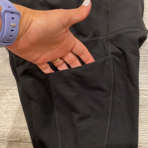 NWT Athleta Girl High Rise Stash Your Treasures Capri Tight Black - Picture 8 of 13